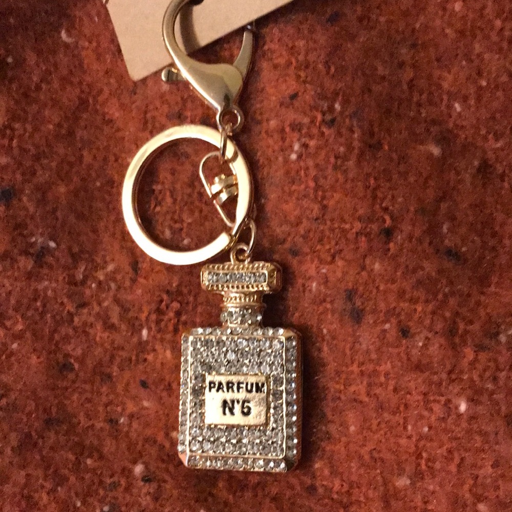 NWT purse charm, keychain-gold & cryst Parfum No.5